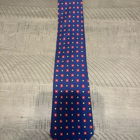 Lauren Ralph Lauren Blue Red Classic Tie - Picture 2 of 4
